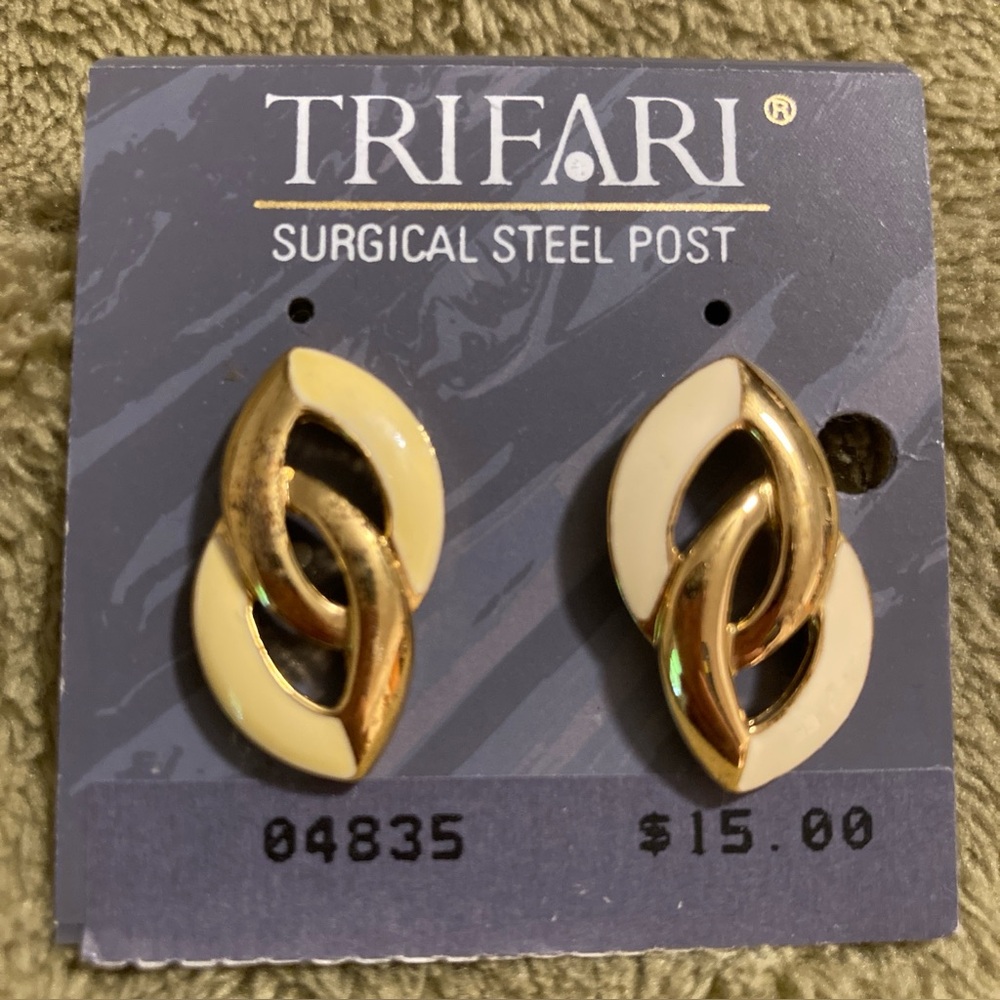 NWT Trifari Vintage 80s Earrings Surgical Steel Post Gold White
